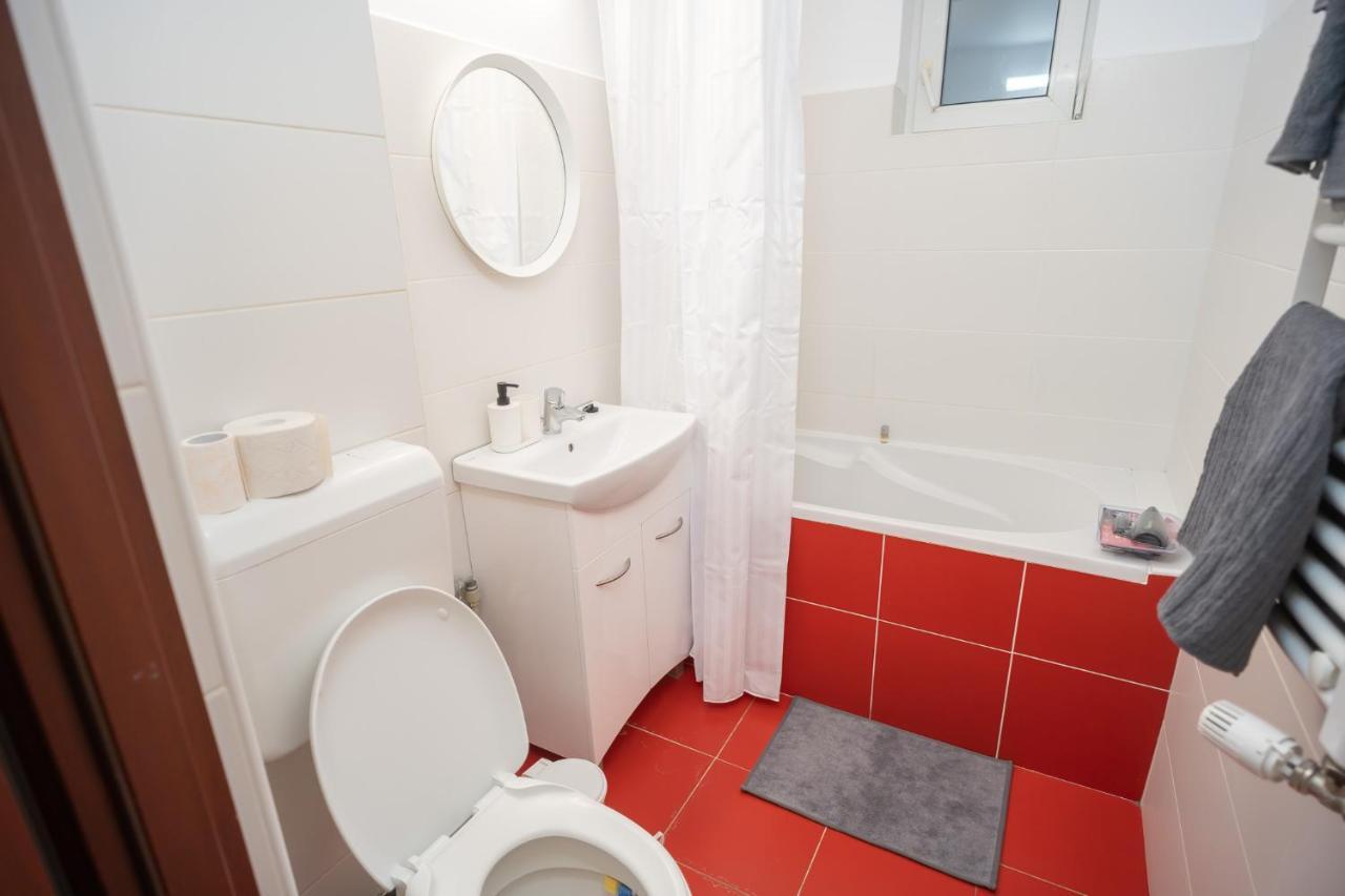 Spacious 2Br Dristor Apartment Bukarest Eksteriør billede