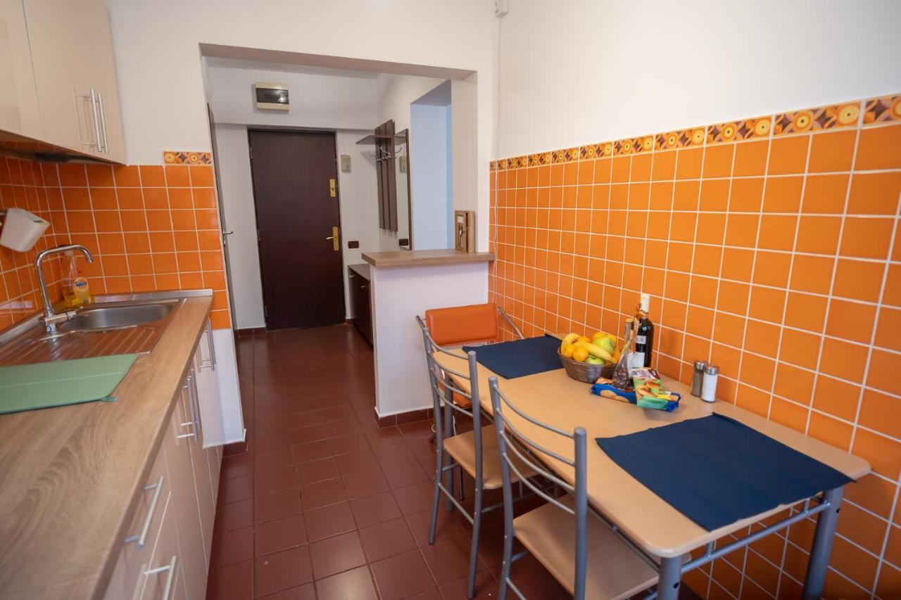 Spacious 2Br Dristor Apartment Bukarest Eksteriør billede