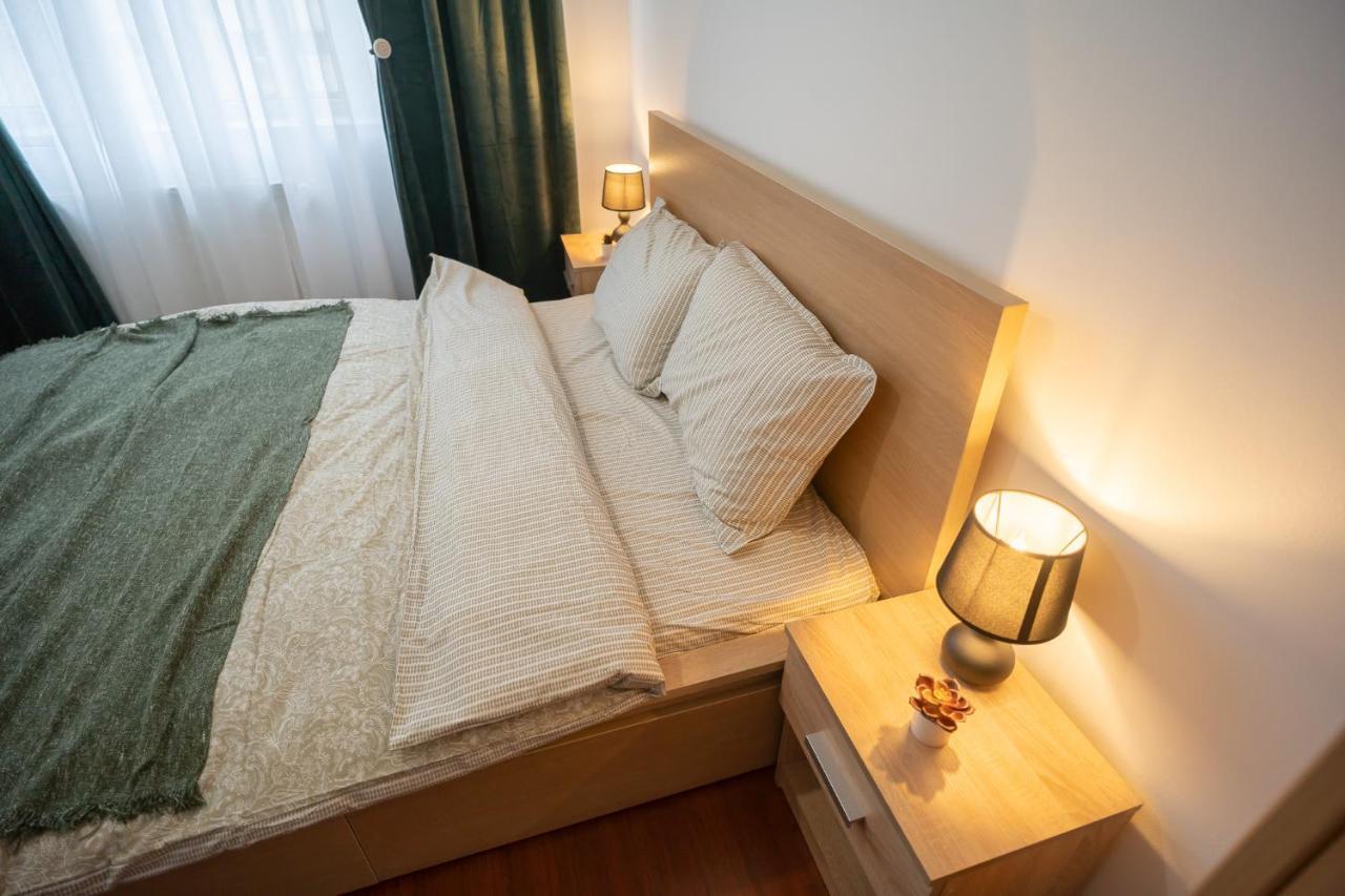 Spacious 2Br Dristor Apartment Bukarest Eksteriør billede