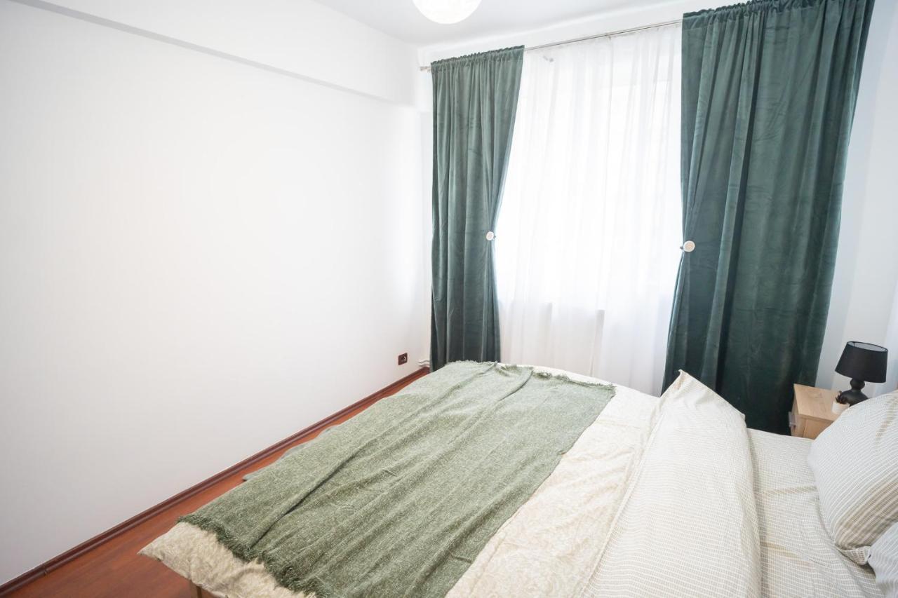 Spacious 2Br Dristor Apartment Bukarest Eksteriør billede