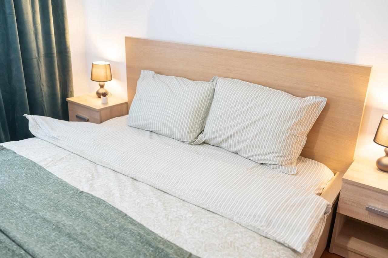 Spacious 2Br Dristor Apartment Bukarest Eksteriør billede