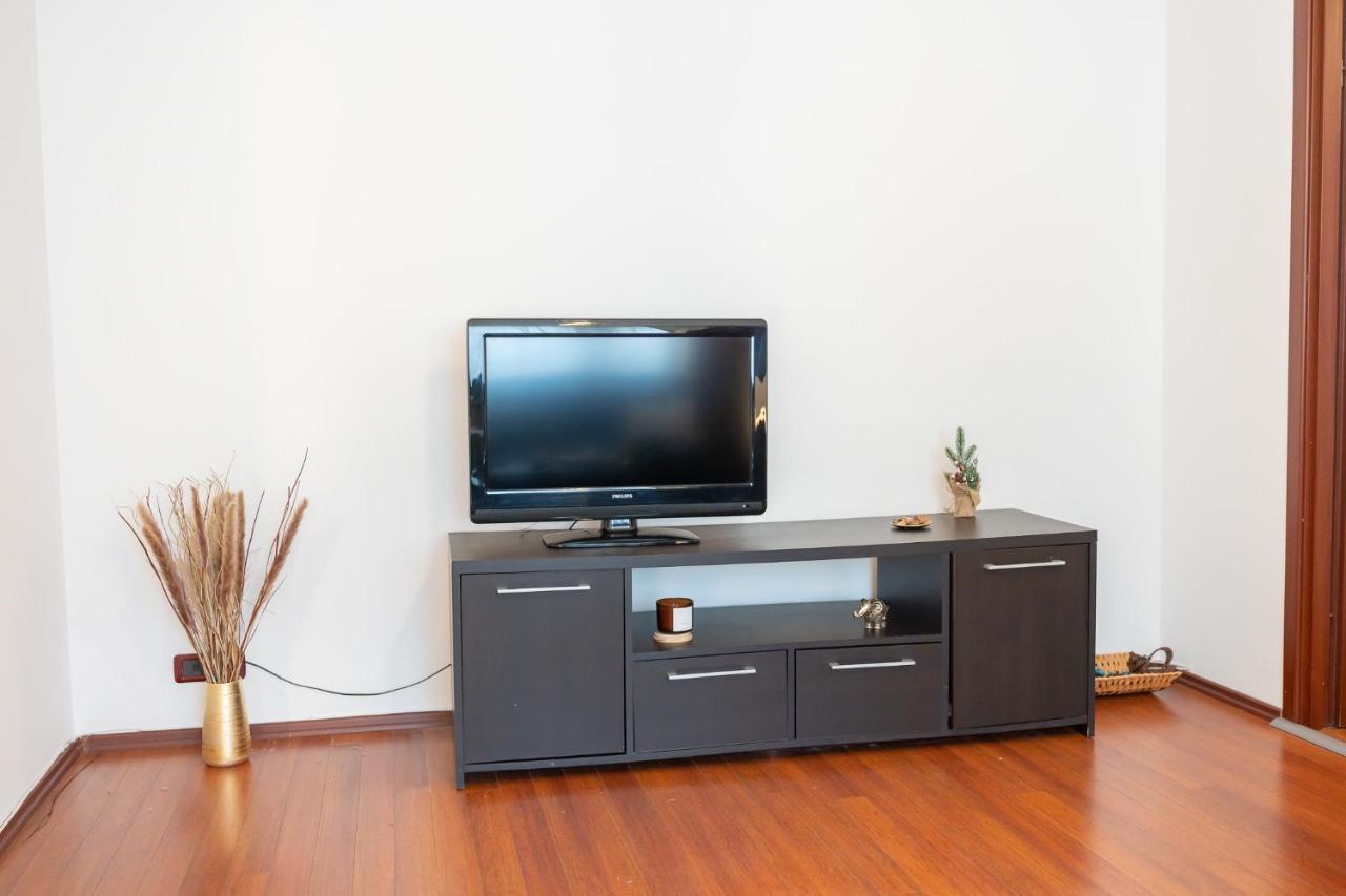 Spacious 2Br Dristor Apartment Bukarest Eksteriør billede