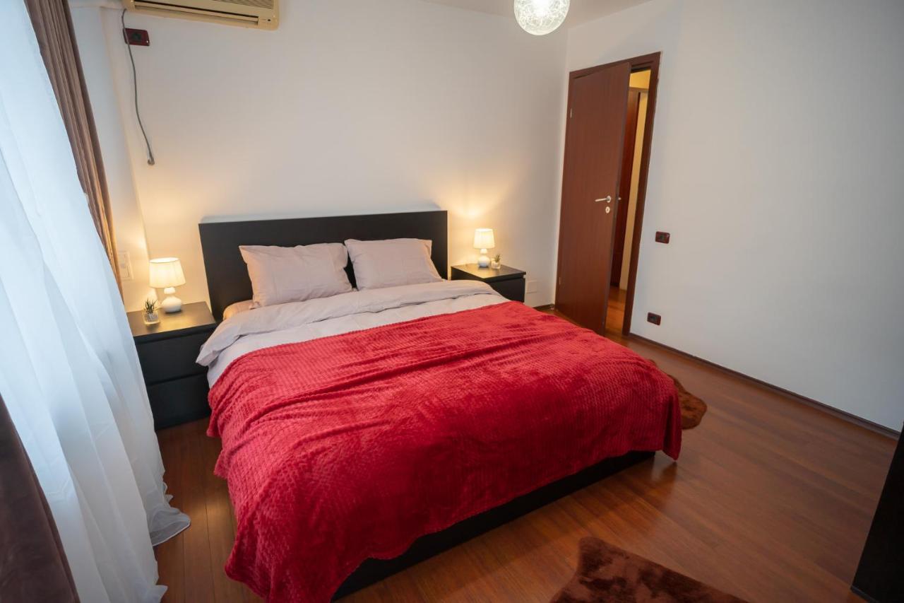 Spacious 2Br Dristor Apartment Bukarest Eksteriør billede