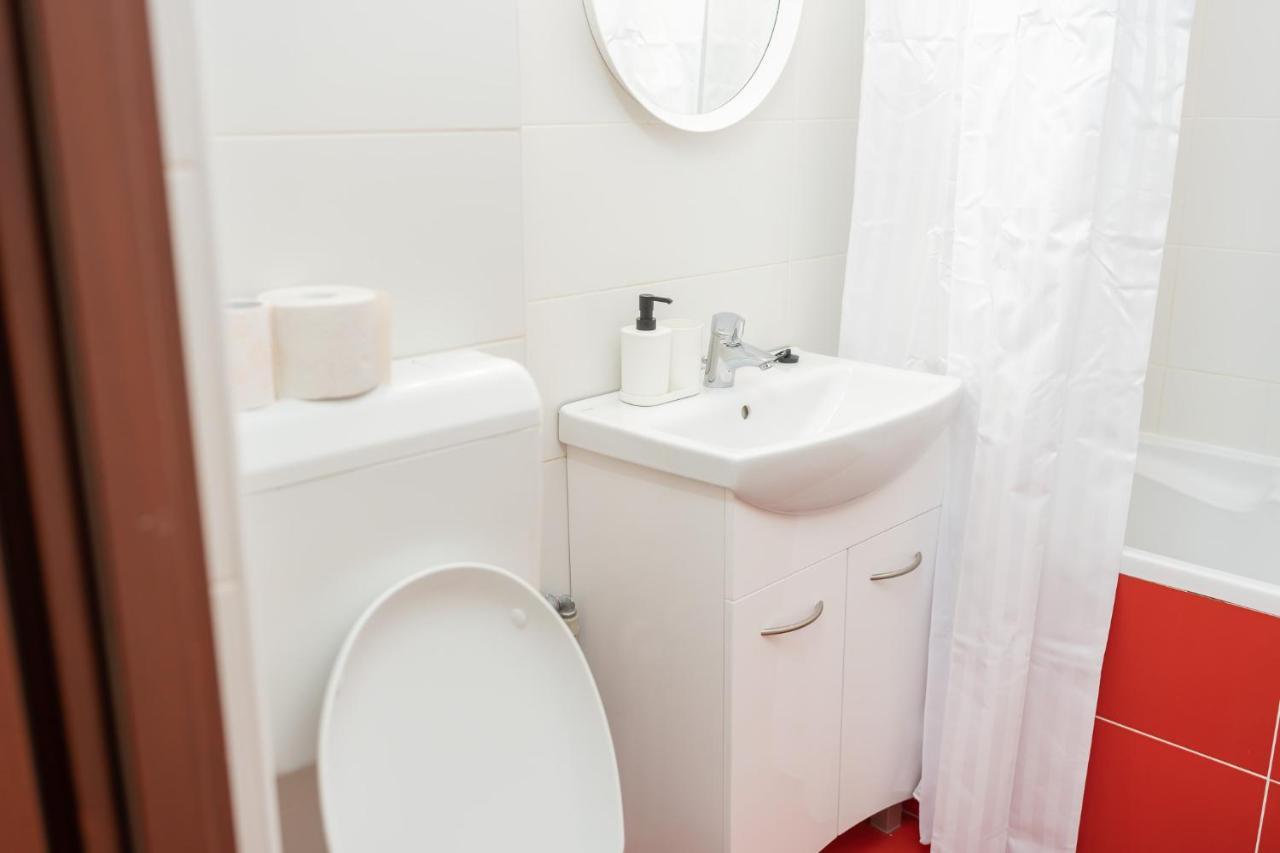 Spacious 2Br Dristor Apartment Bukarest Eksteriør billede
